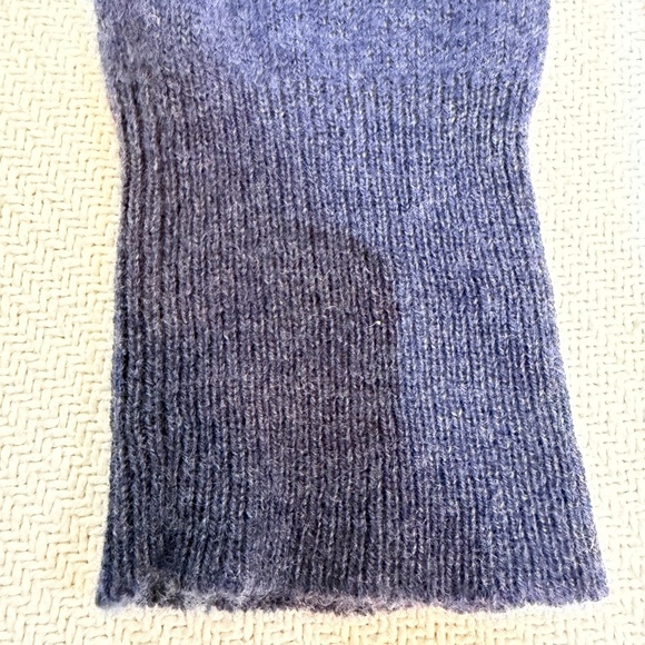 Theory cashmere sweater - dark blue/navy. Medium - Picture 4 of 6